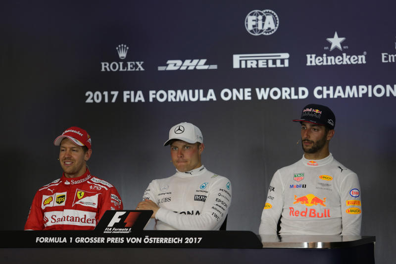 F1 | Ricciardo “striglia” Bottas: “In Bahrain al suo posto avrei provato l’attacco su Vettel”