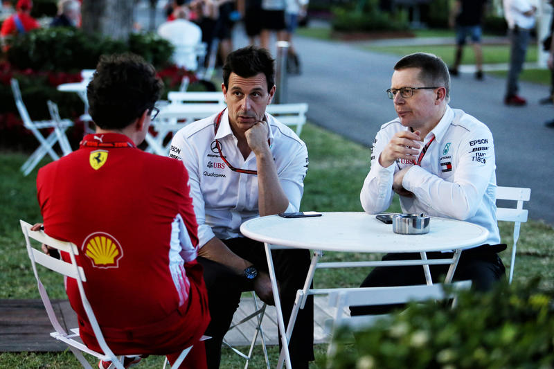 F1 | Mercedes, Wolff rinnova la sfida alla Ferrari: “Mi aspetto un’altra battaglia serrata”
