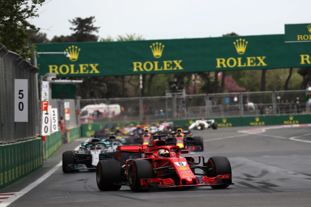 F1 | Hamilton attacca Vettel per l’andatura durante il regime di safety car: “Ho rischiato di finirgli addosso”