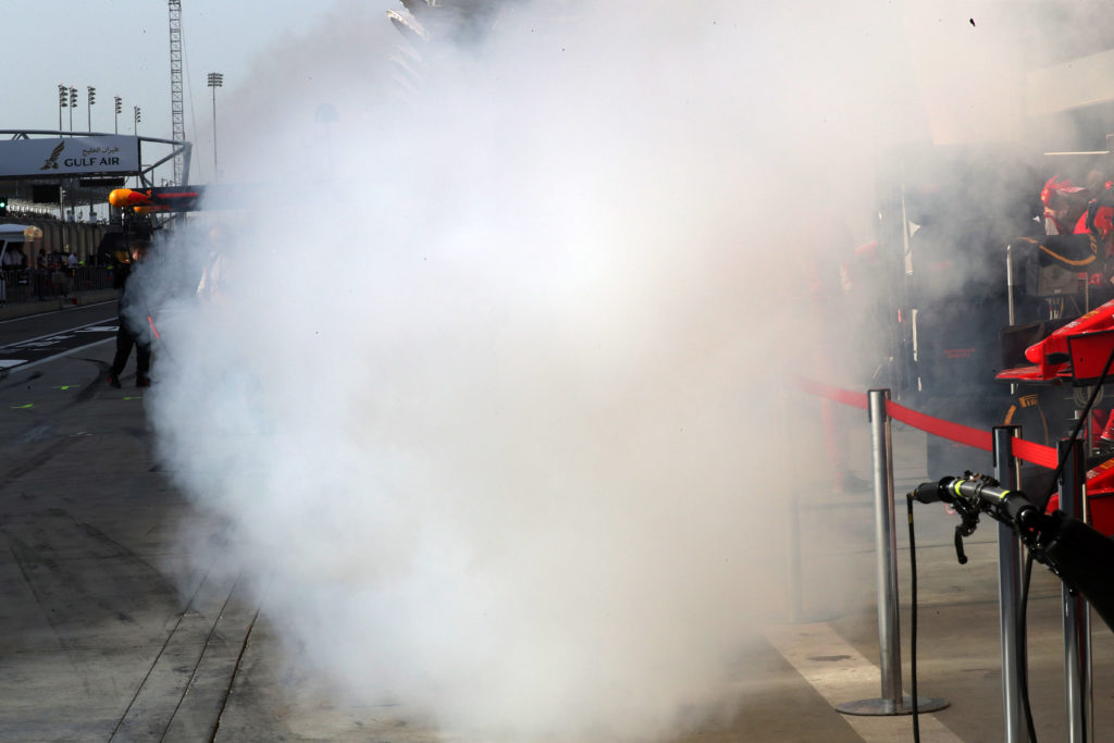 F1 | Lauda punta il dito contro i fumi rilasciati dalle power unit Ferrari: “La FIA dovrebbe controllare”