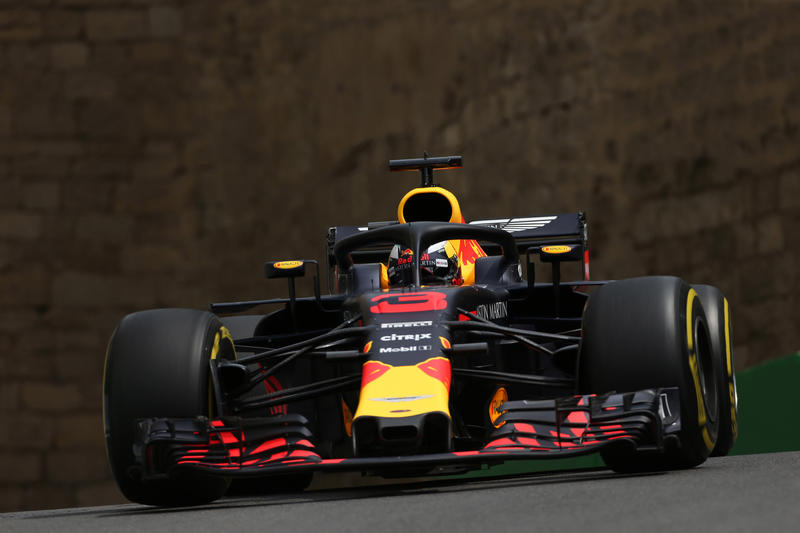 F1 GP Azerbaijan, prove libere 2: velocissima Red Bull, con Ricciardo in testa