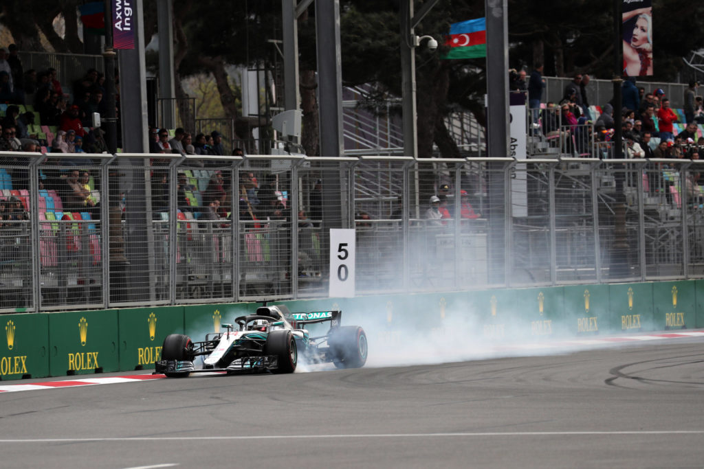 Formula 1 | Red Bull, Horner scommette su Vettel: “Hamilton guida una Mercedes estremamente difficile da mettere a punto”