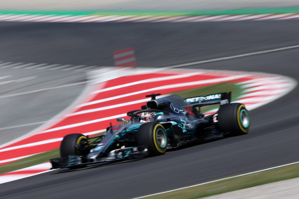 F1 GP Spagna, prove libere 2: Hamilton conferma la Mercedes al top, ma Ferrari è vicina