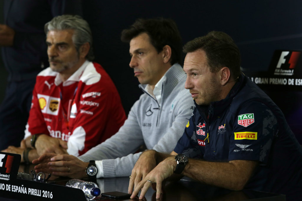 F1 | Horner: “Red Bull mai vittima del potere di Ferrari e Mercedes. Per questo li innervosiamo…”