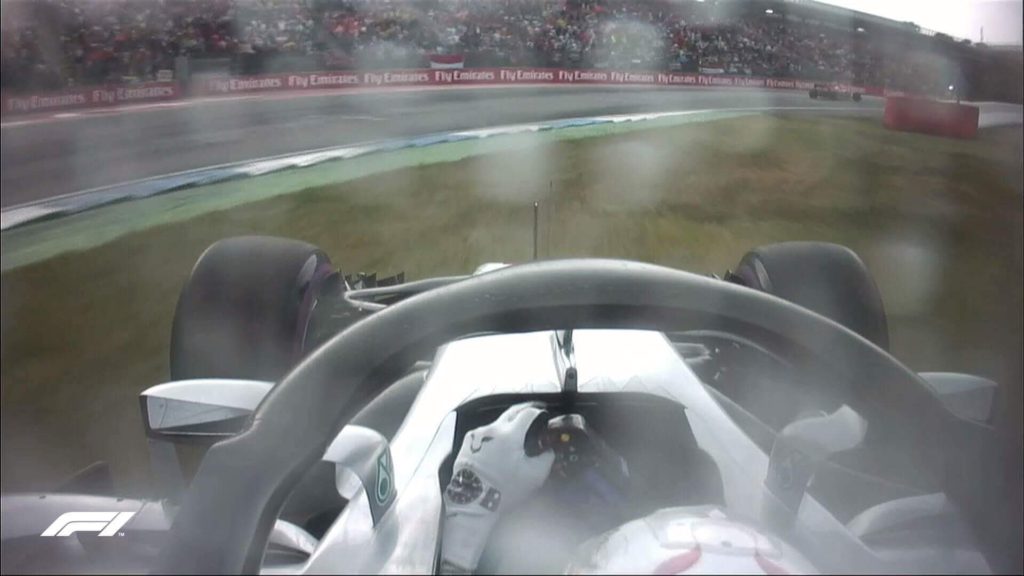 F1 | Mercedes, Hamilton sotto investigazione per il taglio della pit entry [VIDEO]