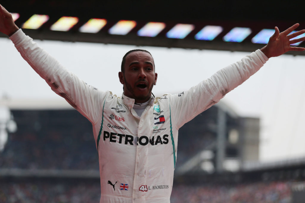 F1 | Classifiche mondiali ribaltate: Hamilton e la Mercedes tornano al comando, Vettel a -17