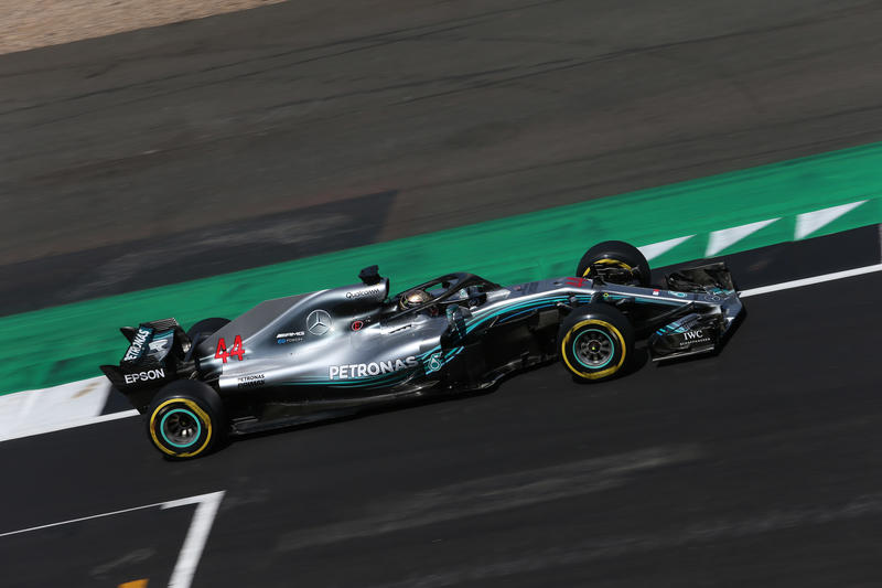 F1 GP Gran Bretagna, Qualifiche: Hamilton agguanta la 76esima pole della carriera