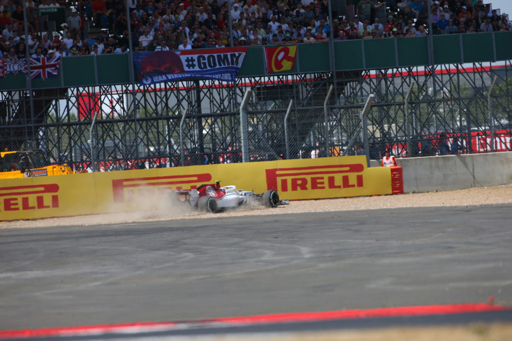 Formula 1 | GP Gran Bretagna, Alfa Romeo Sauber multata per l’unsafe release sulla vettura di Charles Leclerc [VIDEO]