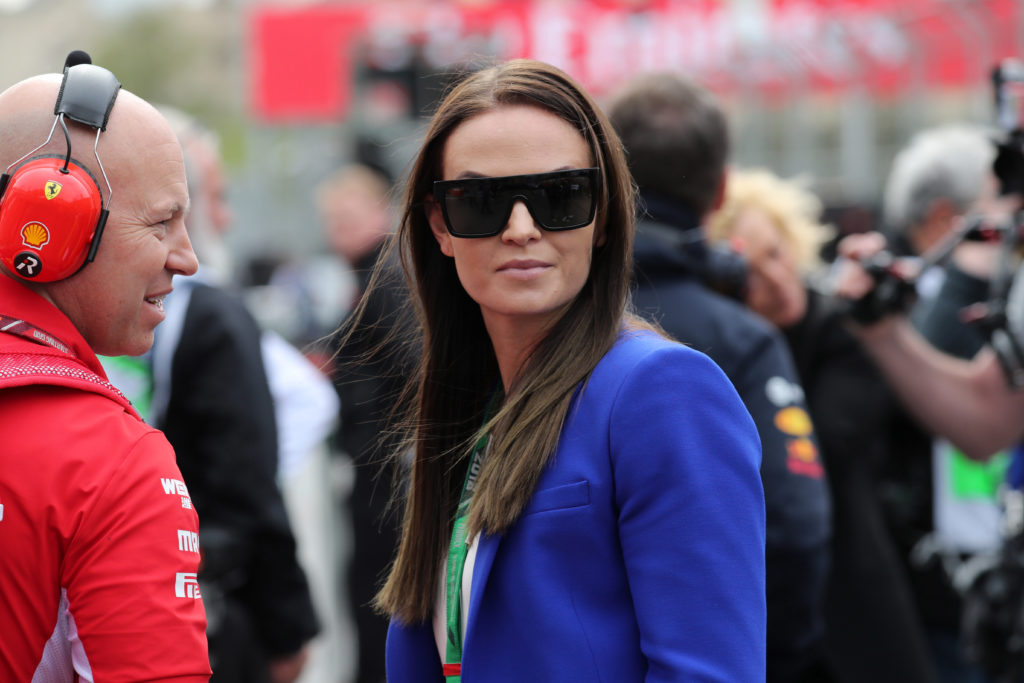 F1 | La signora Raikkonen contro Hamilton: “Se piangi quando perdi, datti alla danza”