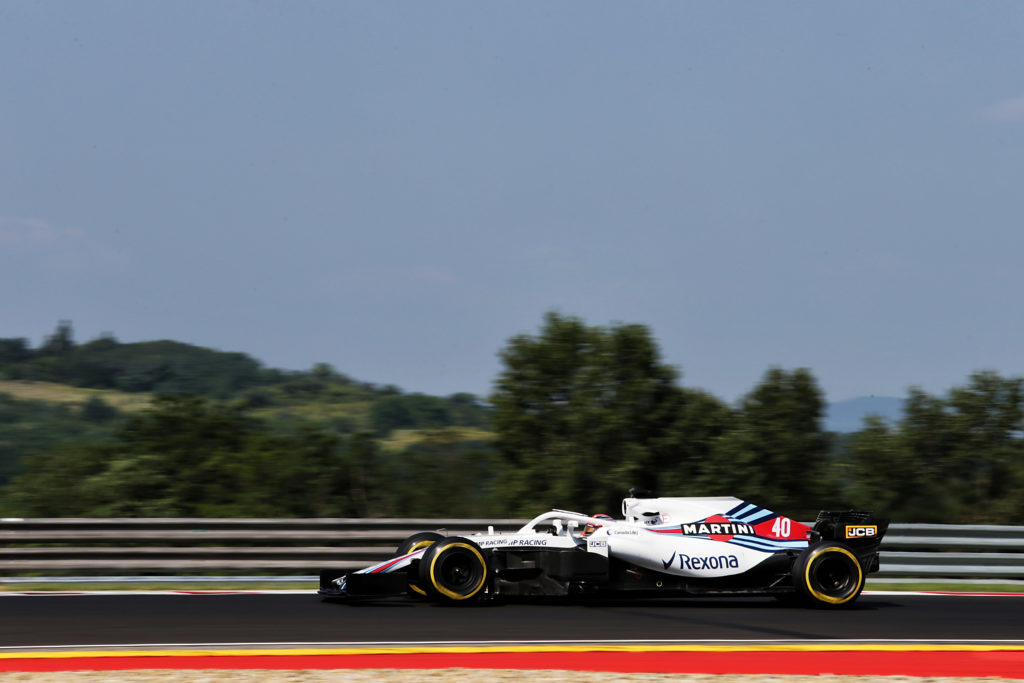F1 | Williams, Lowe ammette: “Cambio e sospensione Mercedes nel 2019? E’ una possibilità”