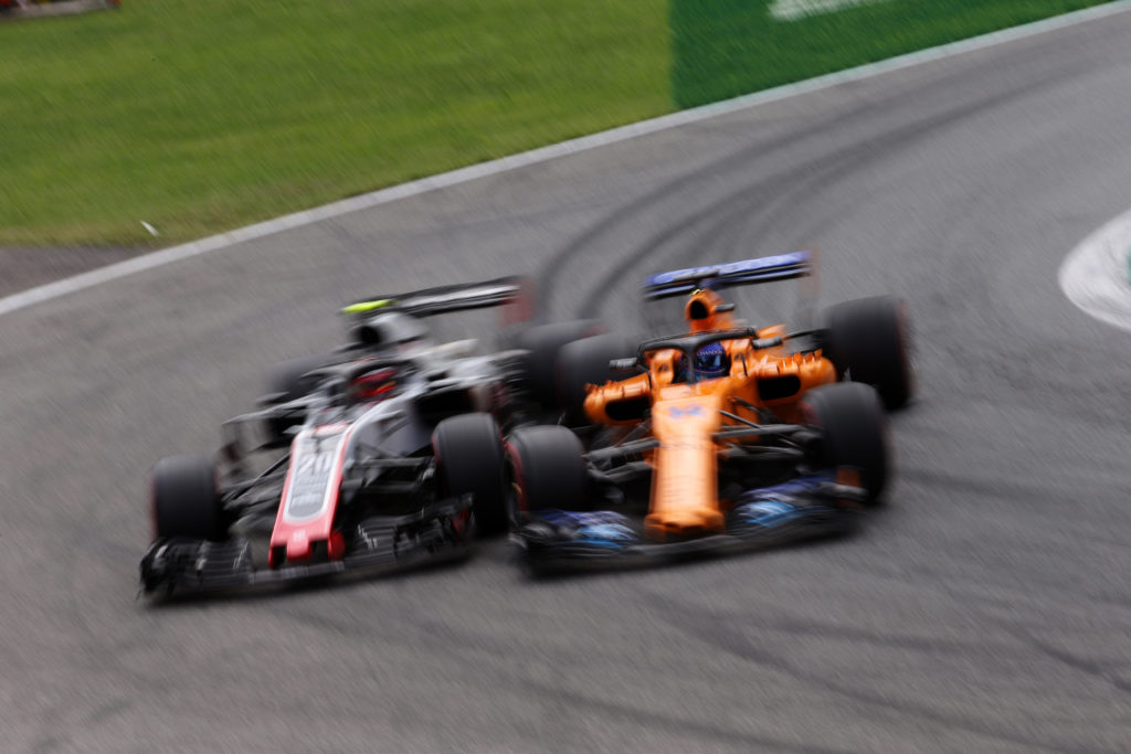 F1 | Magnussen, è scontro totale con Alonso: “Si crede Dio, dopo le qualifiche mi ha riso in faccia”
