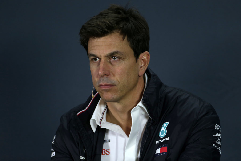 F1 | Wolff: “Dobbiamo fare un passo indietro”