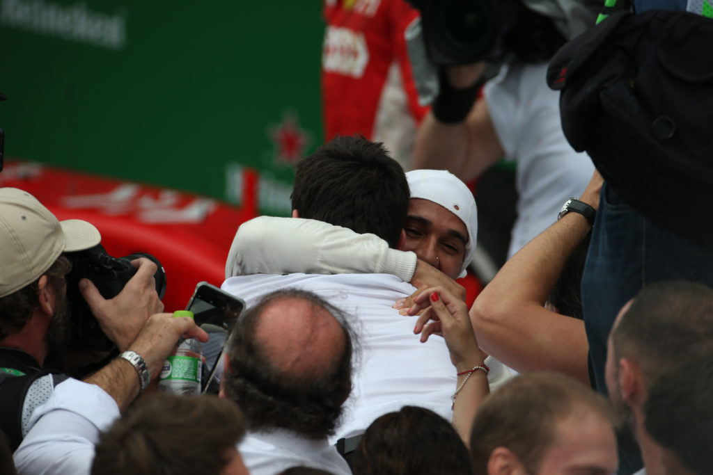 F1 | Mercedes, Hamilton ricorda la stagione 2008: “Non avevo la stessa forza mentale di oggi”