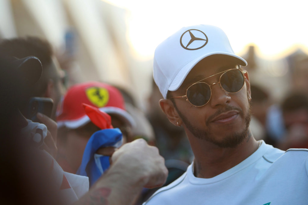 F1 | Mercedes, Hamilton in pista con la power unit scaldata in Brasile
