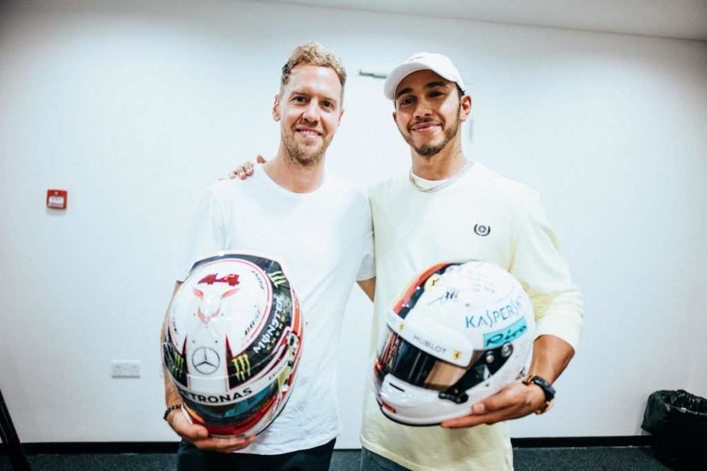 F1 | Hamilton torna sullo scambio di caschi con Vettel: “Rappresenta il massimo segno di rispetto”