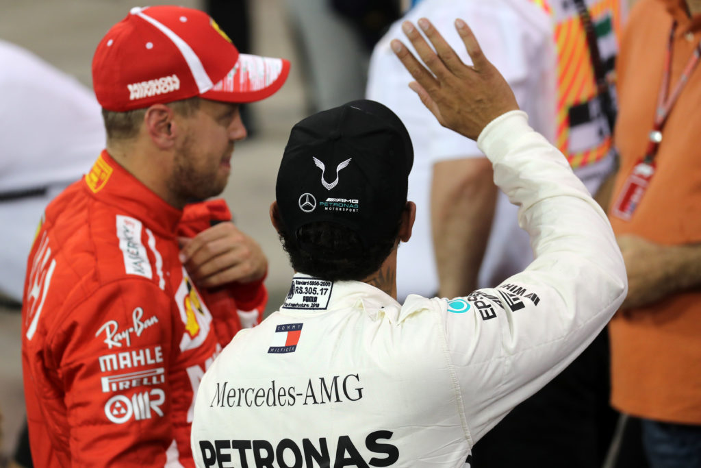 Formula 1 | Mercedes, Hamilton analizza la sfida con Vettel e la Ferrari: “Spesso più veloci di noi”