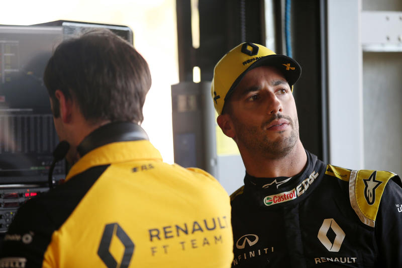 F1 | Ricciardo tampona Kvyat in retro: “Uno strano incidente, è stato un mio errore”