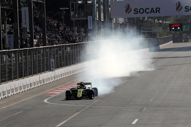 F1 | Daniel Ricciardo: “Oggi è stato uno stop-start continuo, per noi due bloccaggi sulle gomme”