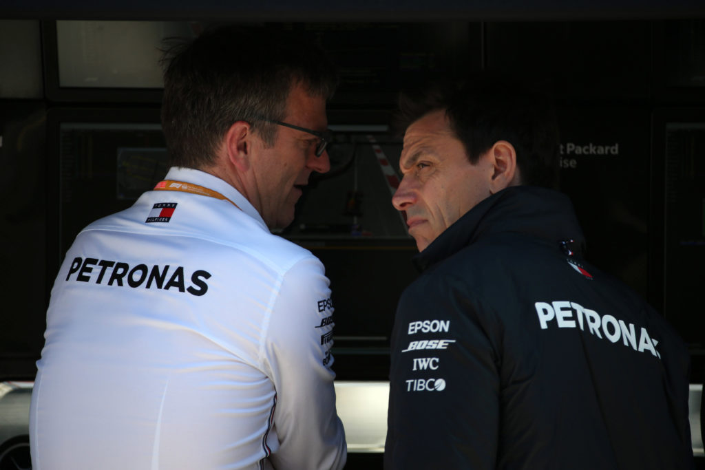 F1 | Mercedes, Wolff allontana il ritiro: “Pronti ad affrontare i momenti di difficoltà”