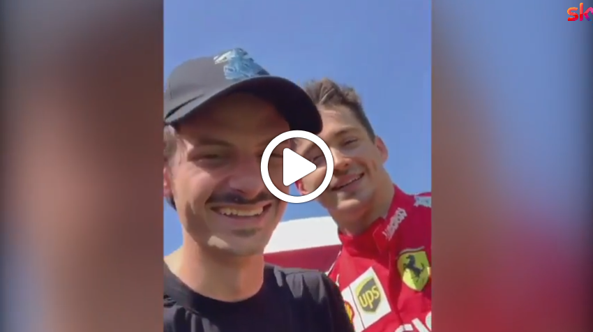 F1 | La strana coppia: Rovazzi e Leclerc insieme a Maranello [VIDEO]