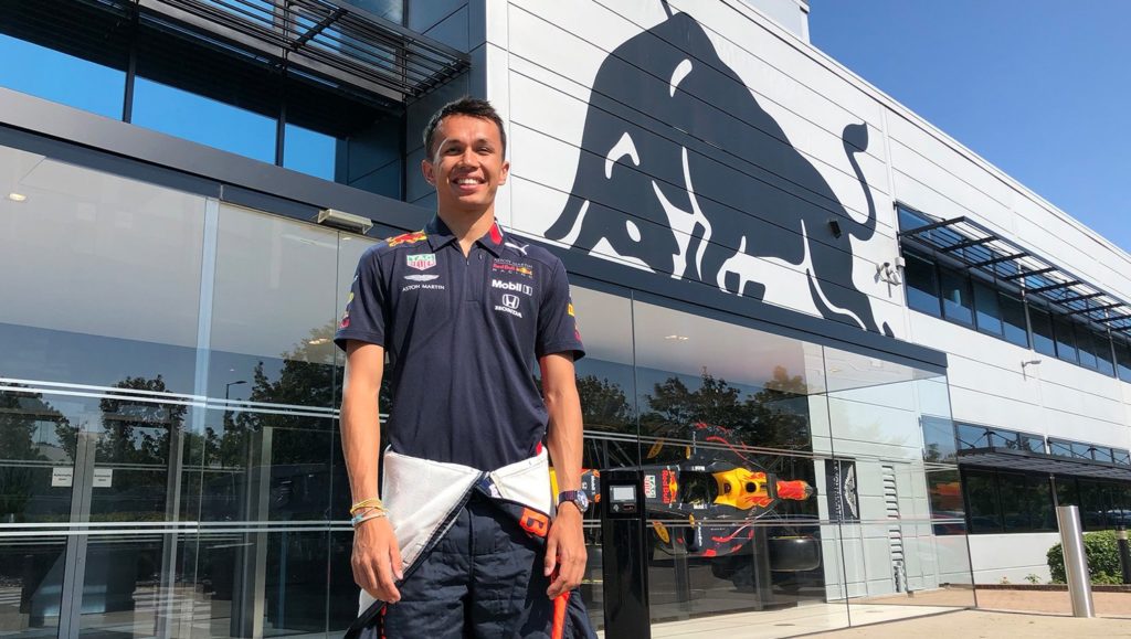 Formula 1 | Red Bull, prima giornata di lavoro a Milton Keynes per Alex Albon
