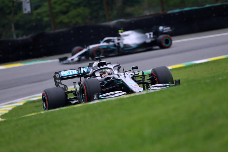 F1 | GP Brasile: Hamilton comanda il terzo turno di libere, Verstappen vicinissimo
