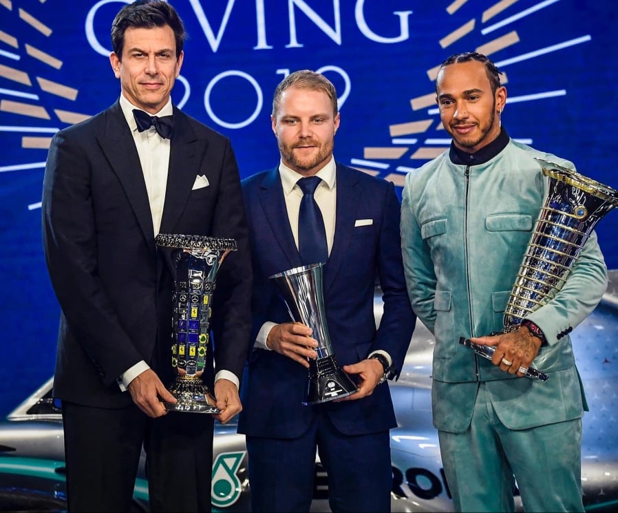 F1 | Gala FIA, Wolff: “Stagione stimolante. Orgoglioso di ricevere questo trofeo per conto del team”