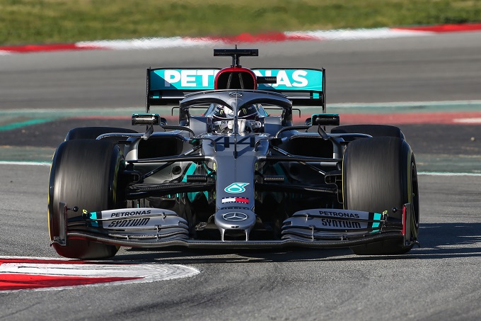 F1 | Mercedes, Hamilton: “Lavoro intenso, la macchina sembra un passo avanti rispetto allo scorso anno”