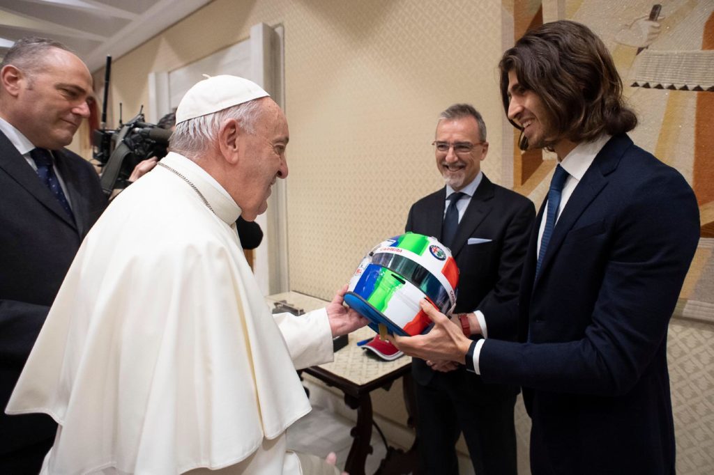 F1 | Giovinazzi da Papa Francesco: “Un privilegio averlo incontrato”