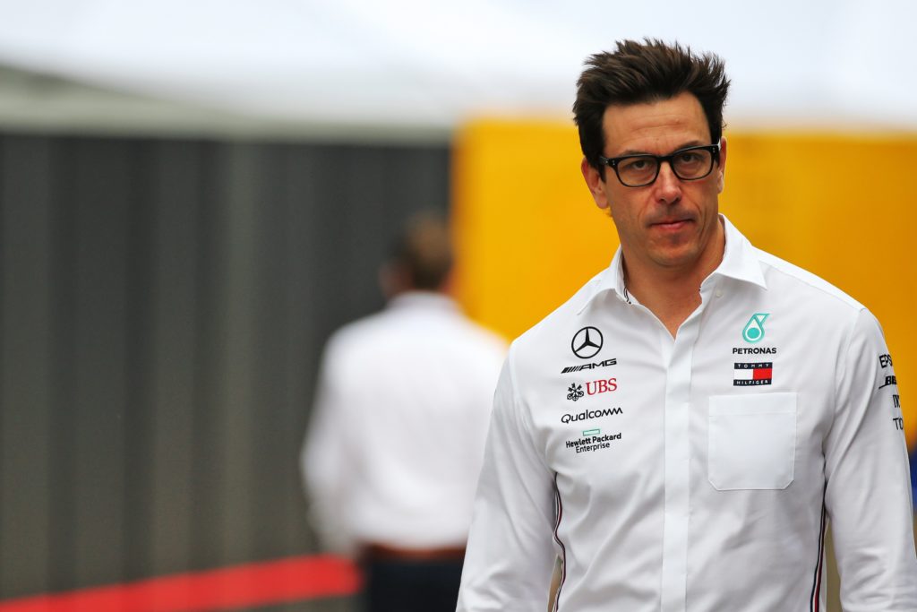 F1 | Mercedes, Wolff sul rinnovo di Hamilton: “Giusto che abbia un contratto super milionario”