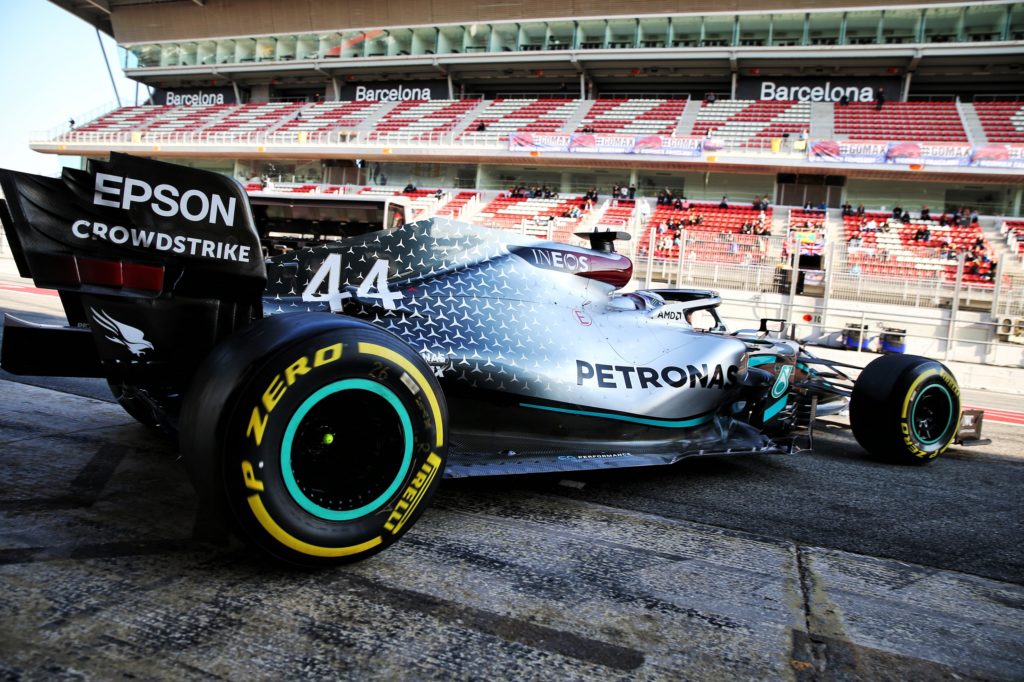 Test F1 | Mercedes, Hamilton dopo la prima settimana: “La vettura va bene, sono orgoglioso di tutti”
