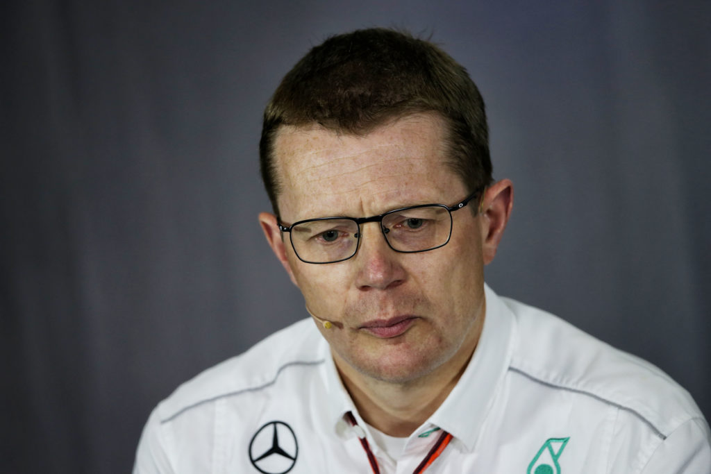 F1 | Cowell sulla nuova power unit Mercedes: “Lottiamo con qualche problema di montaggio”