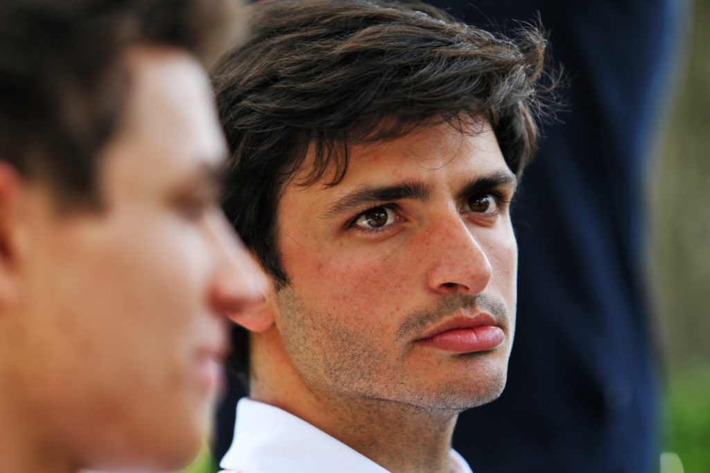 F1 | McLaren, il messaggio di Sainz: “Un abbraccio a chi è rimasto in Australia”