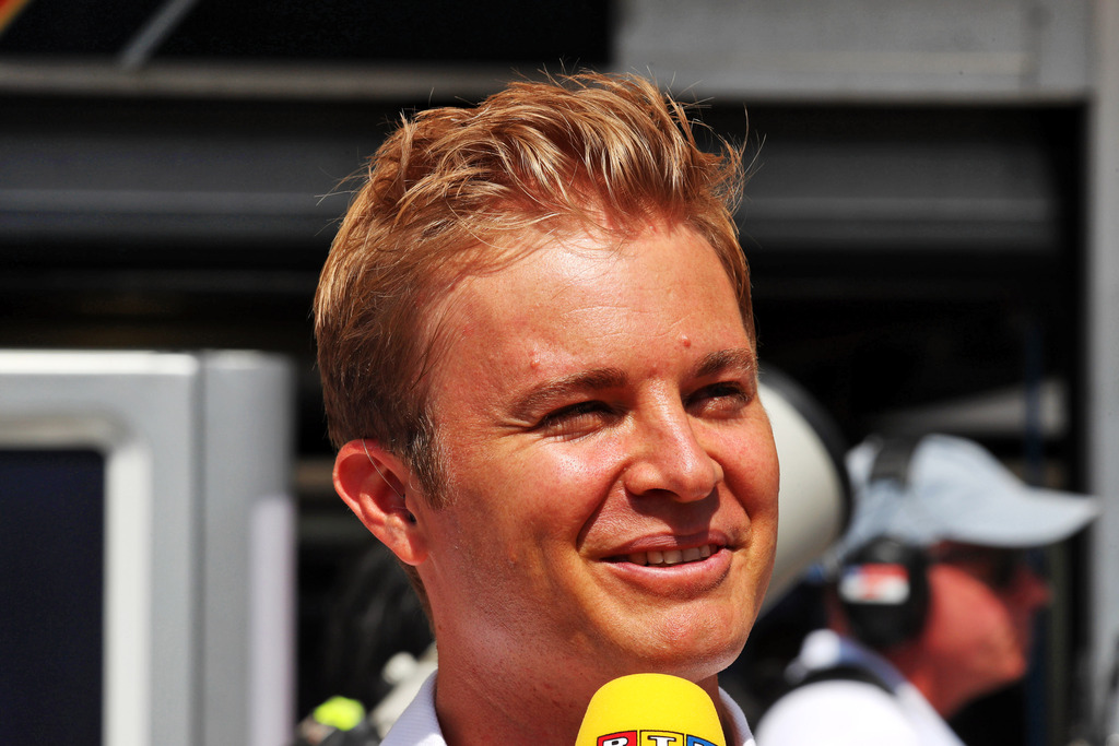 F1 | Rosberg in aiuto alla Croce Rossa Italiana [VIDEO]