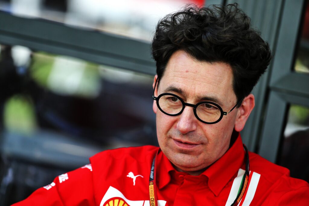 F1 | Leclerc sperona Vettel dopo tre curve, Binotto: “Fa male, molto male”