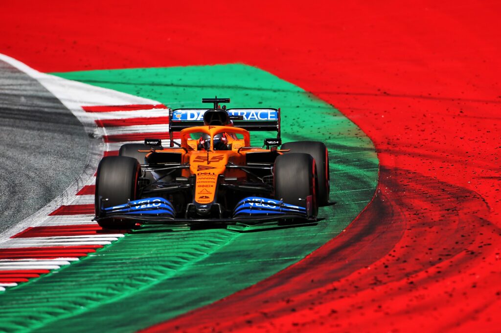 F1 | McLaren, Sainz quinto al traguardo: “Dobbiamo rimanere concentrati”