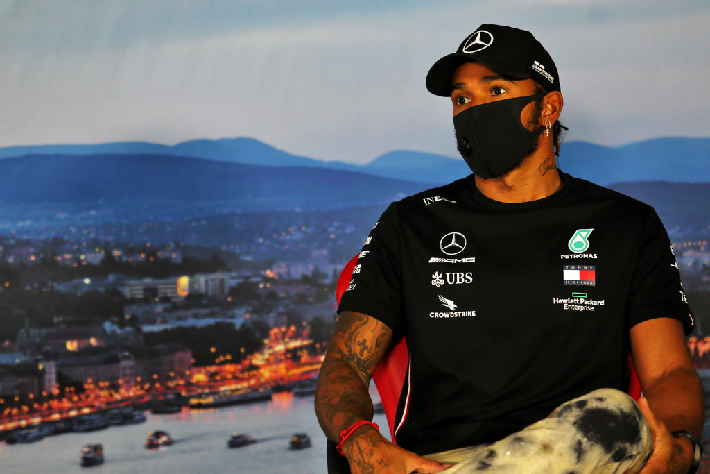 F1 | Hamilton loda Mercedes: “La W11 è la macchina migliore di sempre”