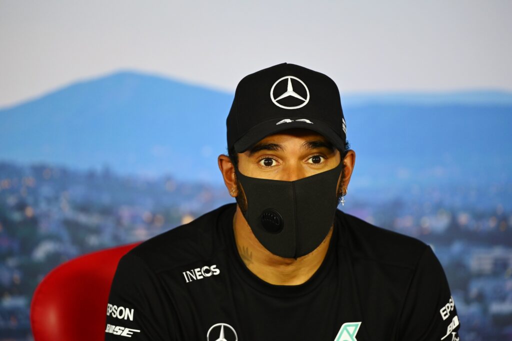 F1 | Mercedes, novantesima pole position per Hamilton: “Valtteri non me l’ha resa facile”