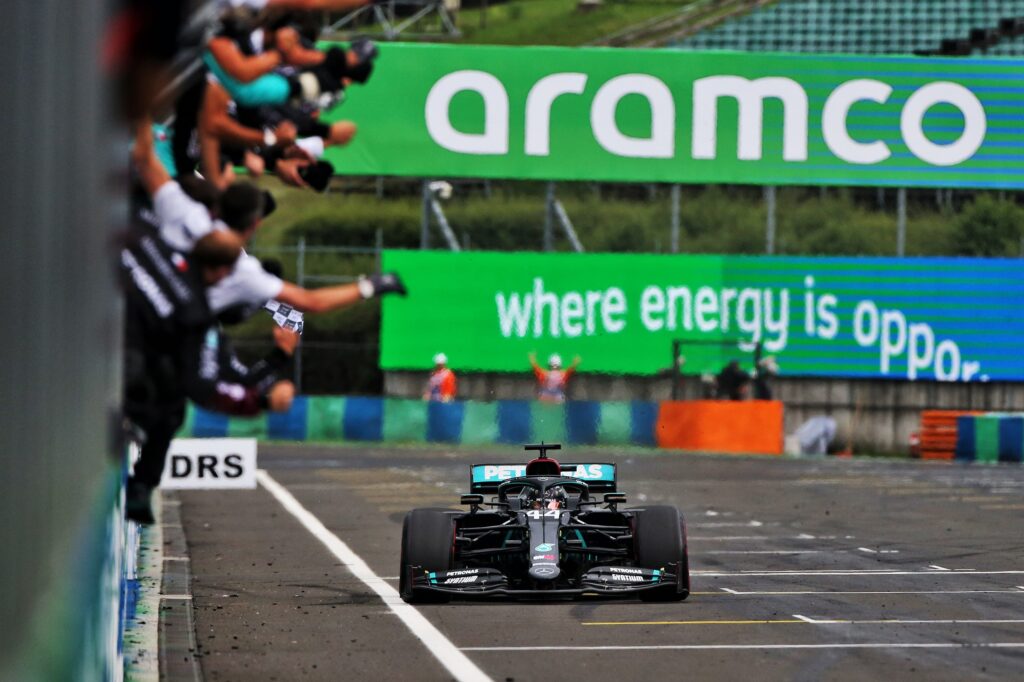 F1 | Mercedes, Hamilton inarrestabile: “Una delle migliori gare della mia carriera”