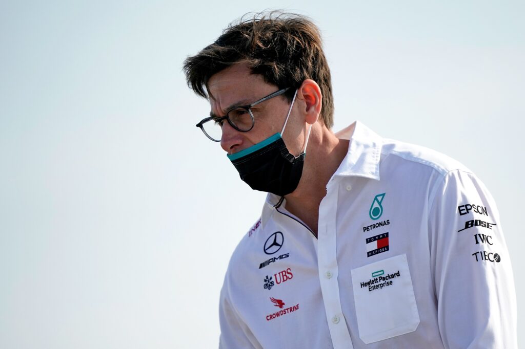 F1 | Toto Wolff contro tutti: “Protestate, ci vediamo in tribunale!”