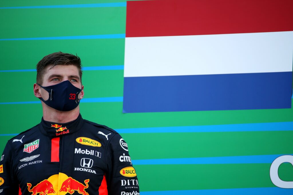 F1 | Red Bull, Verstappen: “Positivo stare in mezzo alle Mercedes”