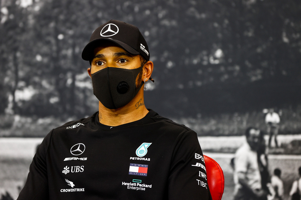 F1 | Mercedes, Hamilton: “Dedico la pole a Chadwick Boseman”