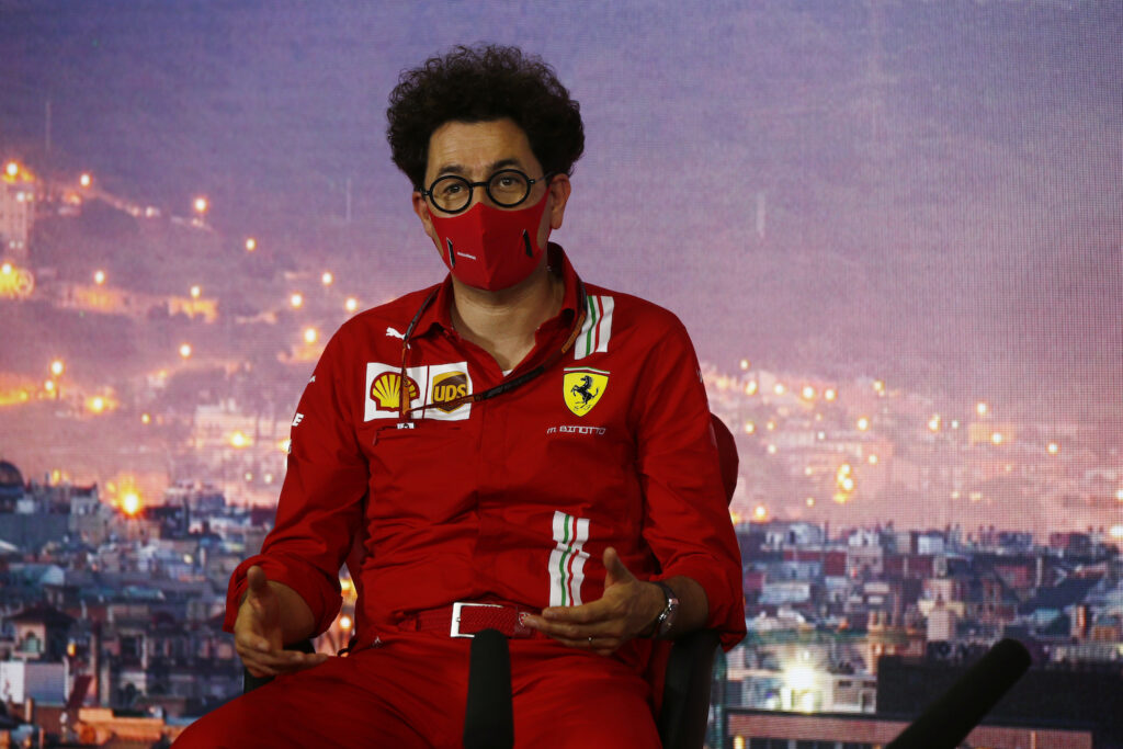 F1 | Kolles sulla crisi Ferrari: “Binotto non è adatto al ruolo di team principal”