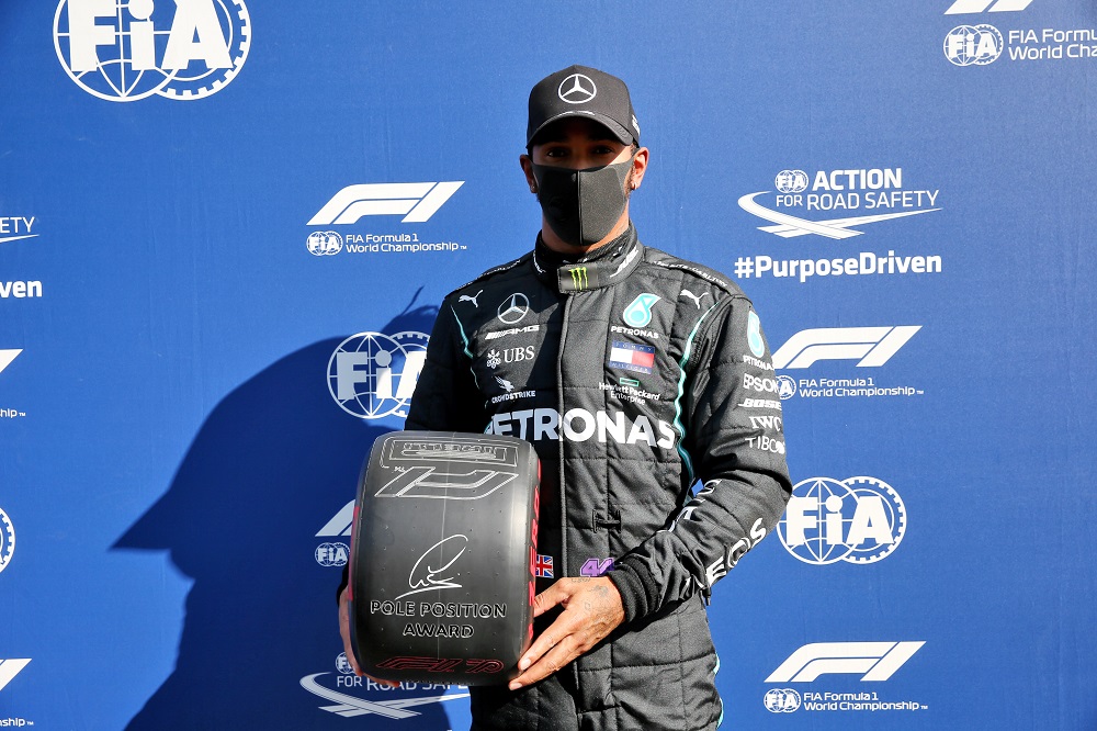 F1 | GP Toscana, Hamilton si gode la pole: “Sono felice di essere davanti”
