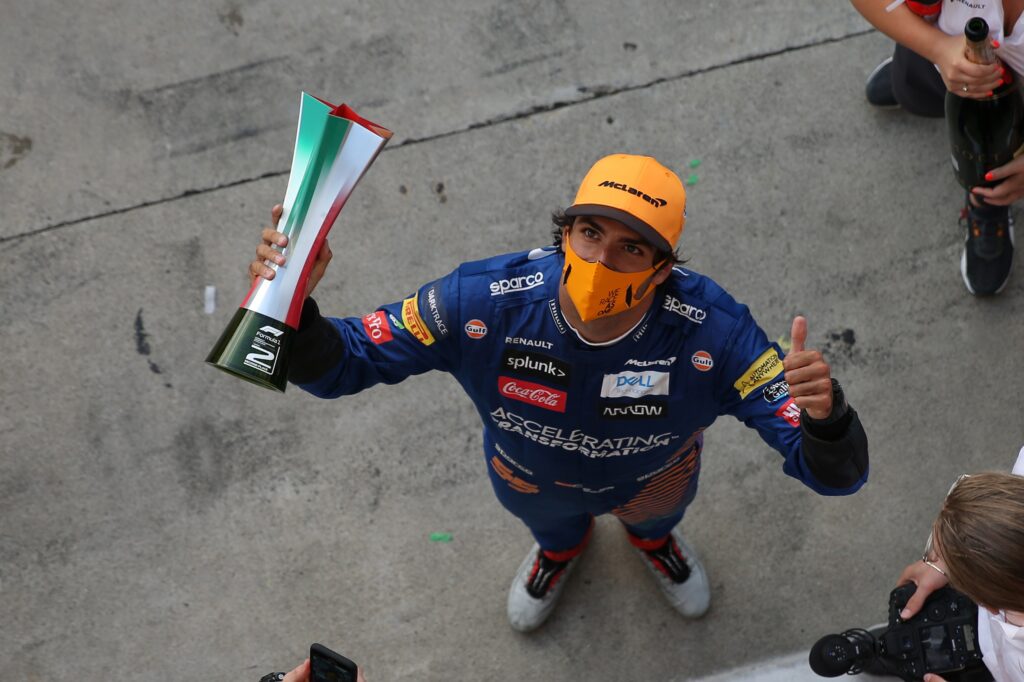 F1 | McLaren, mix di gioia e delusione per Sainz: “Volevo quella vittoria!”