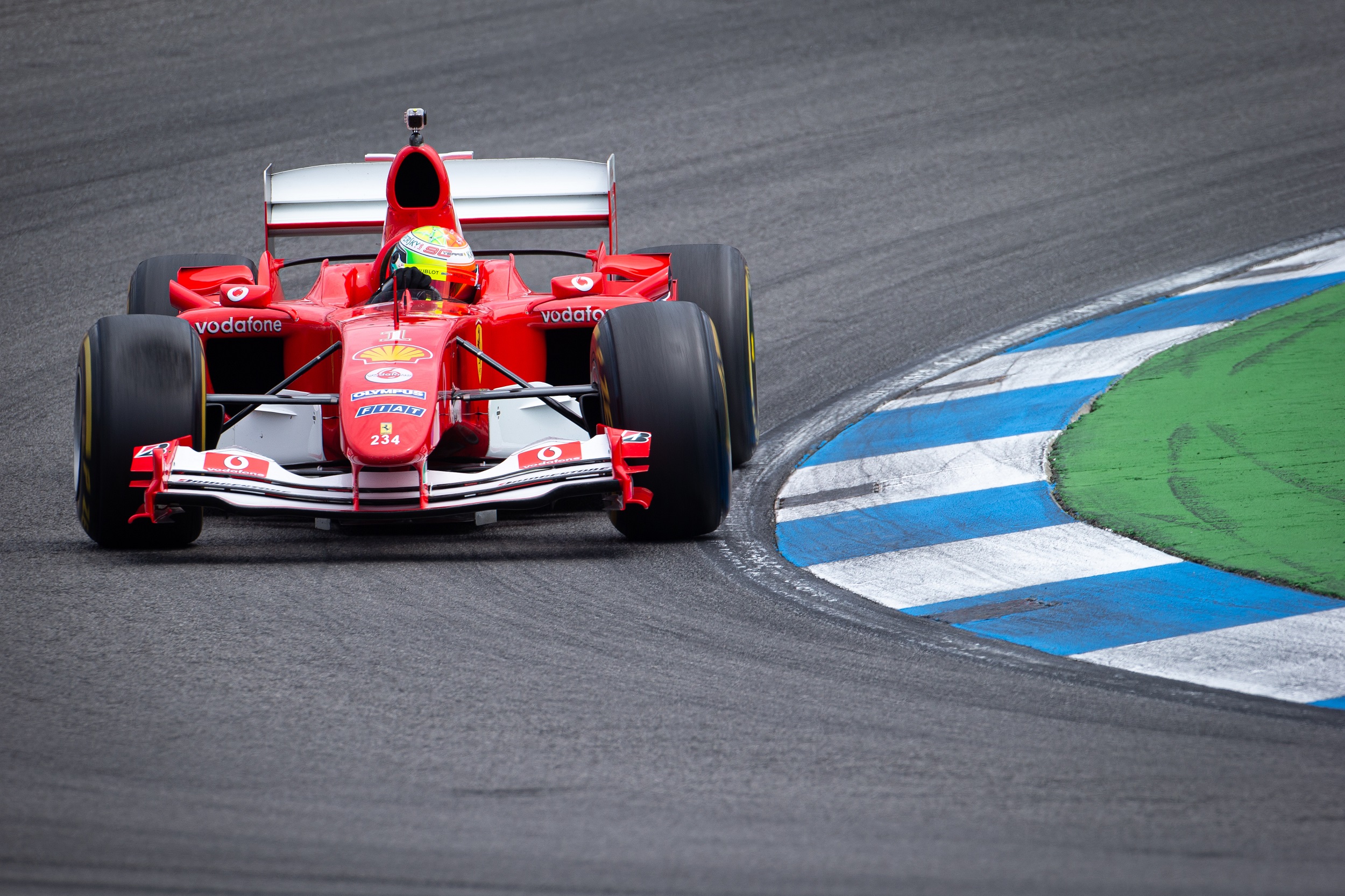 Ferrari, Mick Schumacher sulla F2004 di papà Michael al Mugello - F1