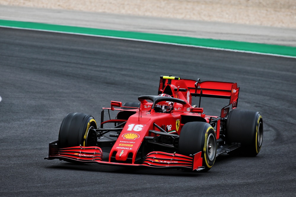 F1 | Leclerc tiene a galla una Ferrari che naufraga miseramente dal punto di vista comunicativo