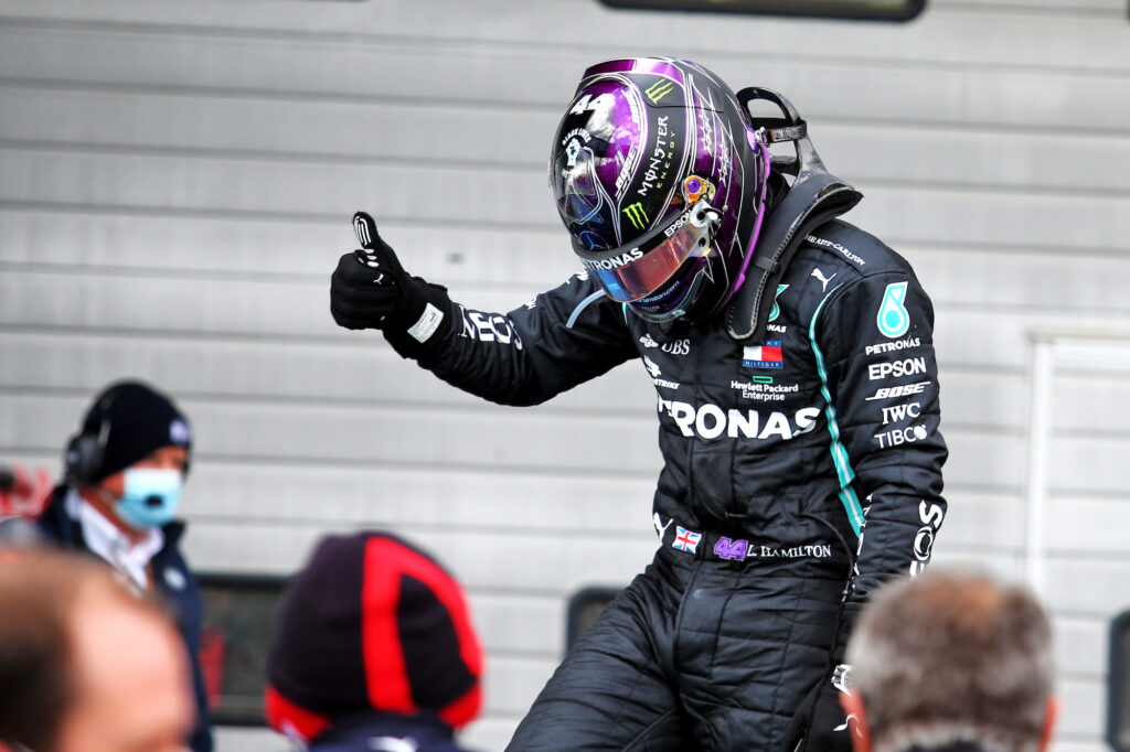F1 | Hamilton vince al Nurburgring ed eguaglia Schumacher! Ricciardo torna sul podio