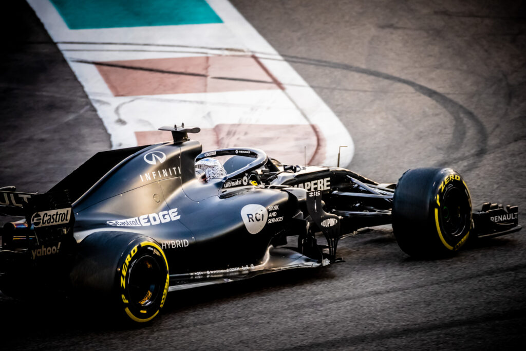F1 | Renault, Alonso completa 190 giri nei test di Abu Dhabi