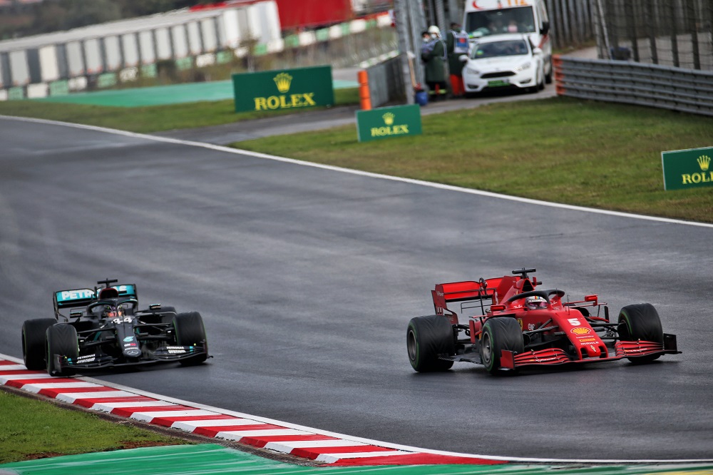 F1 | Hamilton: “La Ferrari è un marchio iconico, ma non rispecchia i miei valori”